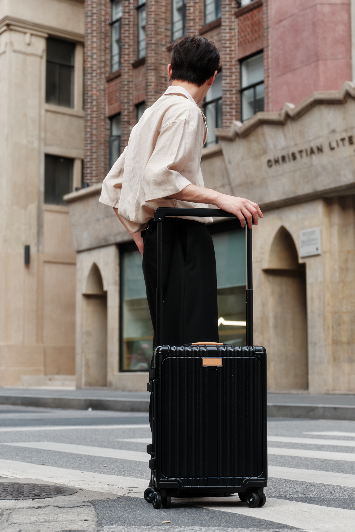 Elite Wide-Handle Carry On