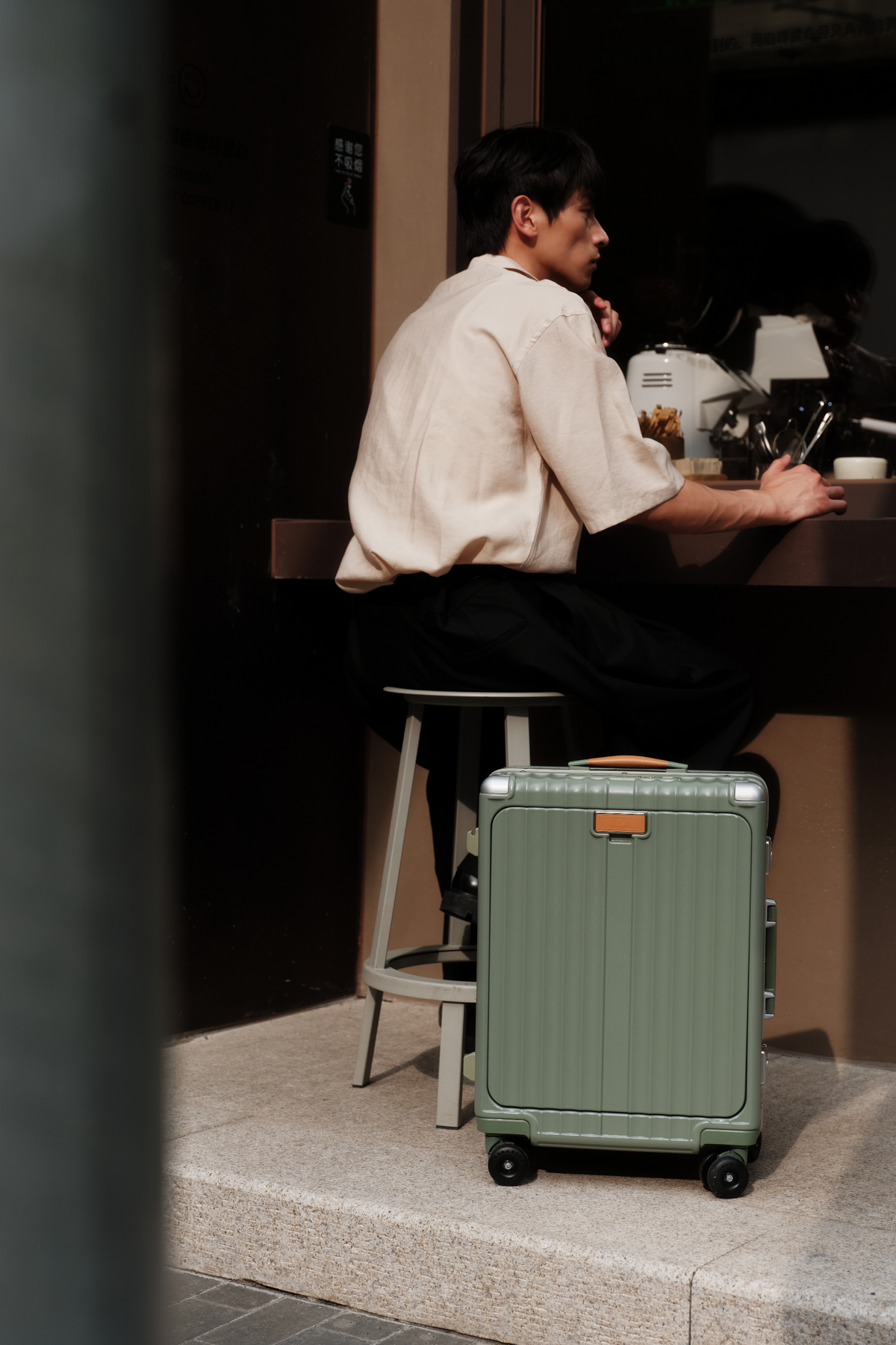 Elite Wide-Handle Carry On